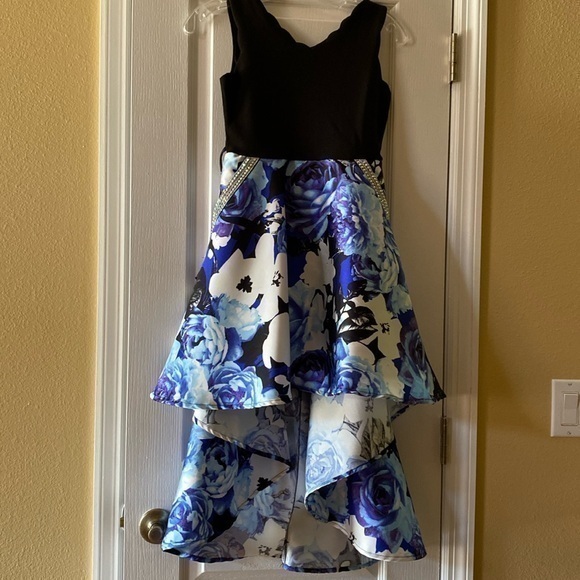Other - NWOT XTRAORDINARY girls size 10 black with multi blues dress